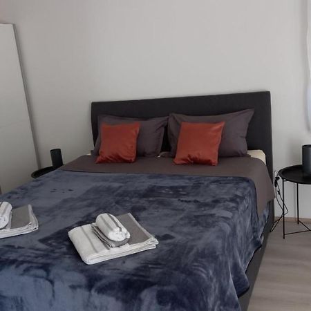 Leona Apartment Vidikovac, Pula Buitenkant foto