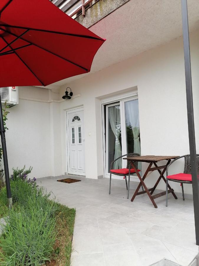 Leona Apartment Vidikovac, Pula Buitenkant foto