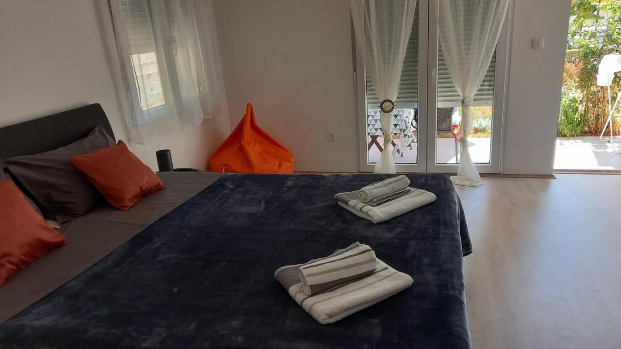 Leona Apartment Vidikovac, Pula Buitenkant foto