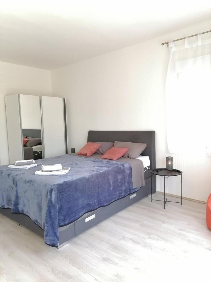 Leona Apartment Vidikovac, Pula Buitenkant foto