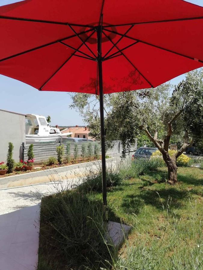 Leona Apartment Vidikovac, Pula Buitenkant foto