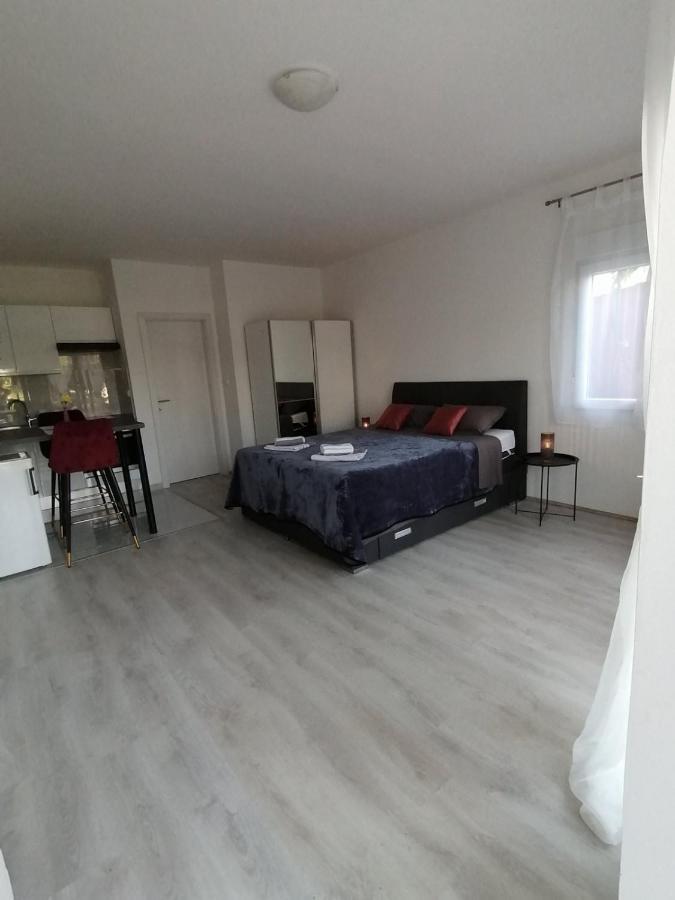 Leona Apartment Vidikovac, Pula Buitenkant foto