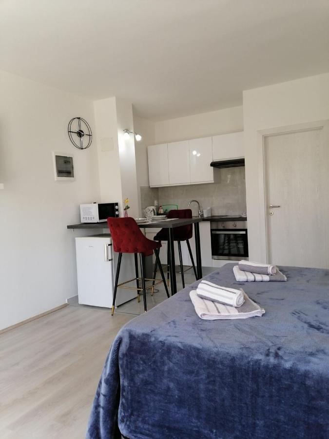 Leona Apartment Vidikovac, Pula Buitenkant foto